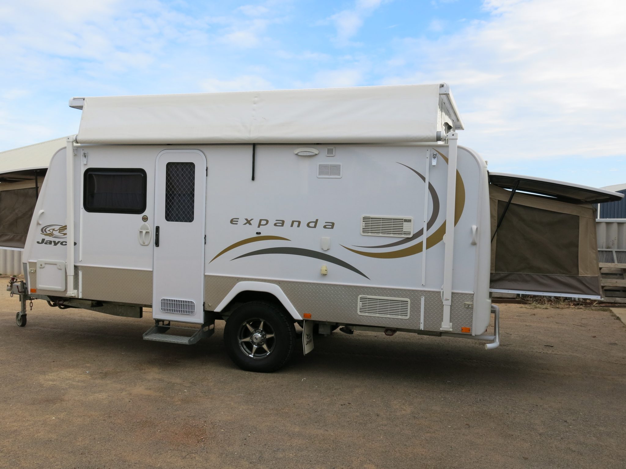 1 Jayco Expanda Outback ($100 pn) exterior)
